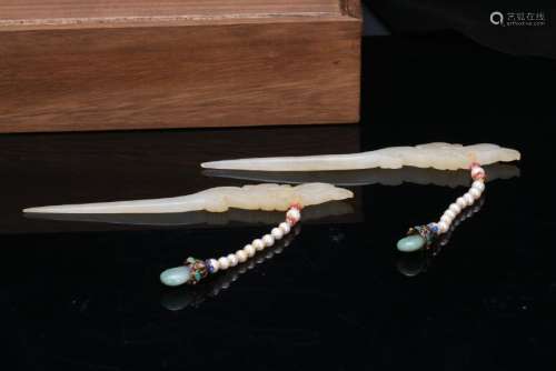 x2 white jade hairpins/mother of pearls jade