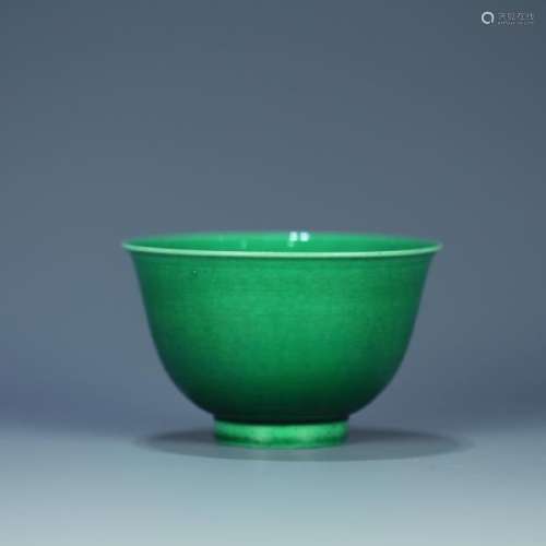 A rare green glazed bowl; Jiajing mark, probably of