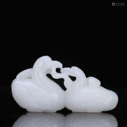 A white jade carved two gooses table ornament