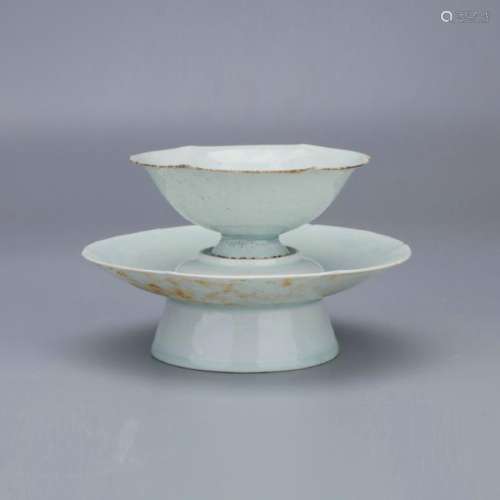 An old celadon glazed bowl with stand
