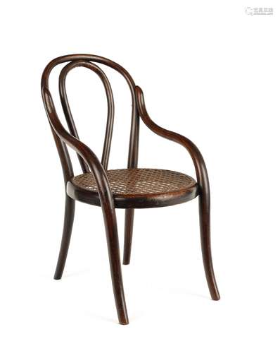 PUPPENFAUTEUIL NR. 1. Gebrüder Thonet. Wien. Um 1900. Buchenholz, massiv gebogen, Geflecht. 31,