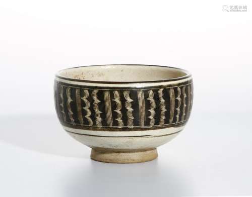 Fine Chinese Cizhou Brown Glazed and Incised Bowl