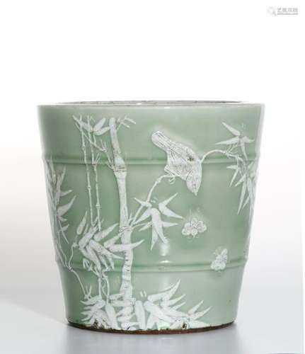 Chinese Celadon Glazed Slip-DecoratedÂ Painting Pot