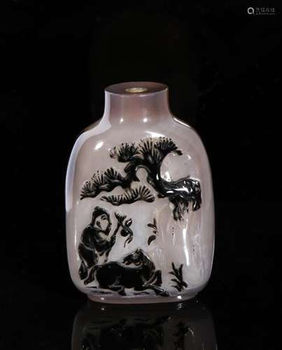 Chinese Carved Agate Snuff Bottle