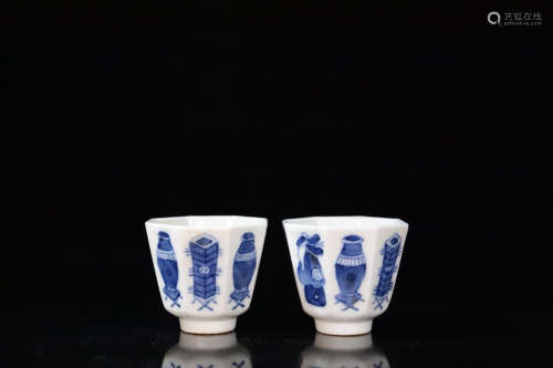 19TH CENTURY, A PAIR OF PORCELAIN TEA CUP, THE REPUBLIC OF CHINA