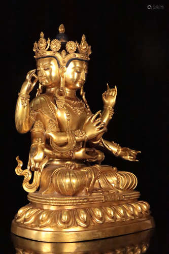 17TH CENTURY, A GUANYIN DESIGN GILT BRONZE ORNAMENT