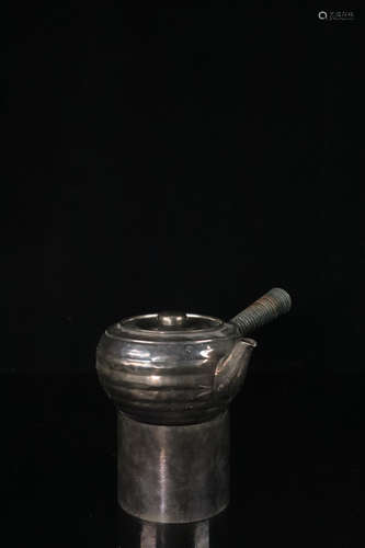 19TH CENTURY, A SILVER BRONZE POT, THE REPUBLIC OF CHINA