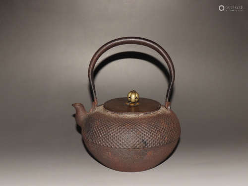 20TH CENTURY, A LONGWENTANG IRON TEAPOT, ZHAOHE PERIOD