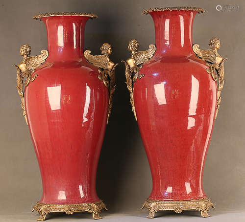 A PAIR OF AVALOKITESVARA PATTERN PORCELAIN VASES