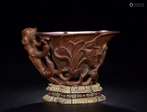A CHENXIANG WOOD CARVED JUE CUP