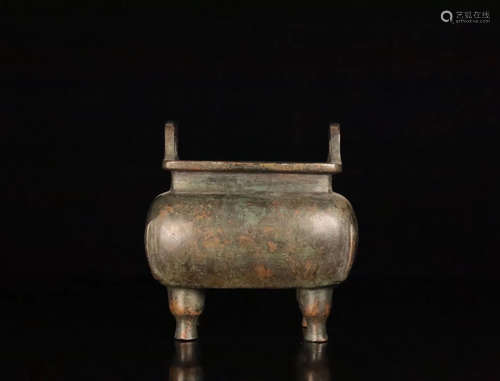 A FOUR-LEGGED SQUARE TRIPOD CENSER