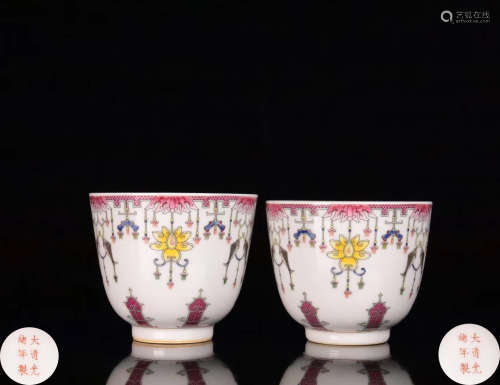 PAIR FAMILE-ROSE FLORAL PATTERN CUP