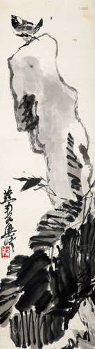 梁崎 （1909-1996） 芭蕉小鸟 水墨纸本 立轴