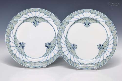 pair of dinner plates, designed by Rudolf, Hentschel