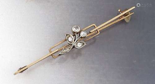 14 kt gold brooch with diamonds