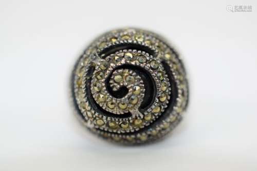 STERLING SILVER & MARCASITE DOME ONYX RING