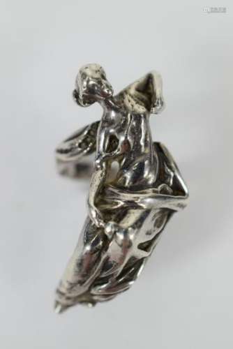 STERLING SILVER LOUNGING WOMAN VINTAGE RING