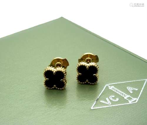 Van Cleef & Arpels Sweet Alhambra Black Onyx Mini Ear