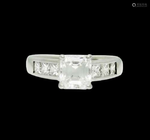 Ritani 18k Gold 1.50 Carats TCW Emerald Cut Ring