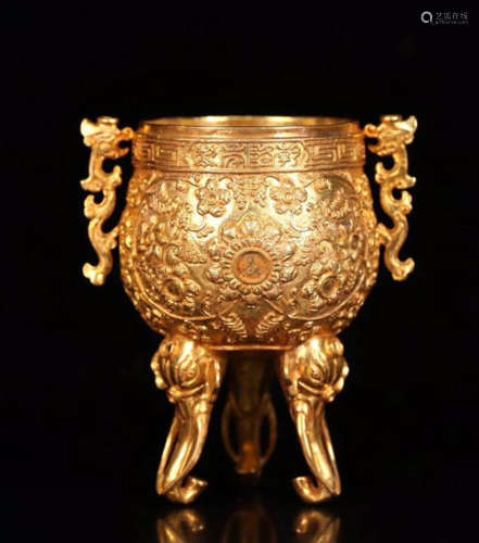 A GILT BRONZE CASTED WRAPPED FLORAL PATTERN CUP