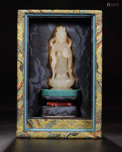 A HETIAN JADE CARVED GUANYIN SHAPED BUDDHA