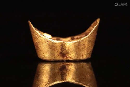 A QING DYNASTY GOLD CASTED INGOT