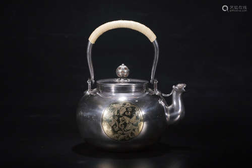 A SILVER CASTED FLORAL PATTERN PHOENIX MOUSE POT