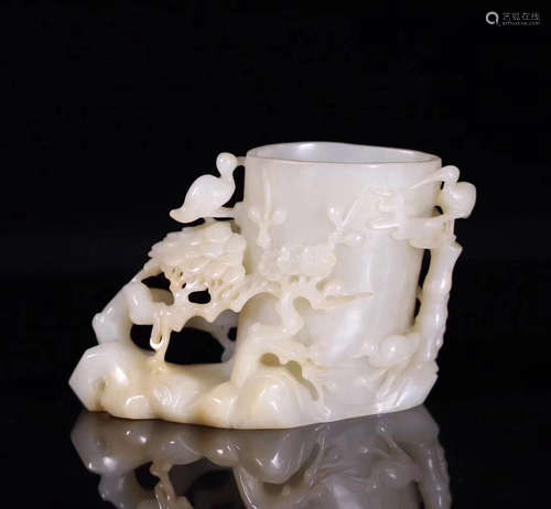 A HETIAN JADE CARVED BRUSH POT