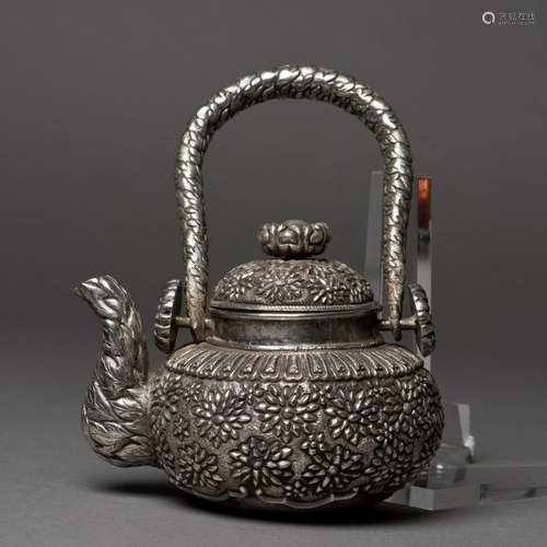 A JAPANESE SILVER TEAPOT