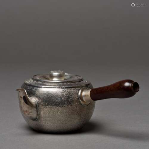 A JAPANESE SILVER TEAPOT WITH BOX