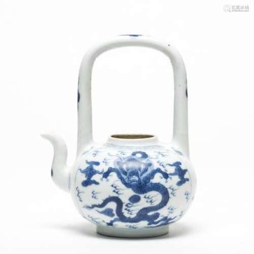 A BLUE AND WHITE 'DRAGON' TEAPOT, QING DYNASTY, 19TH
