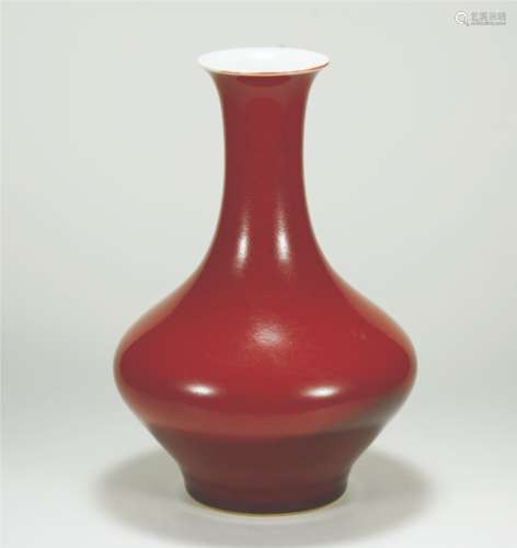 清代 祭红釉赏瓶