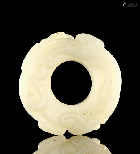 白玉浮雕螭龙环