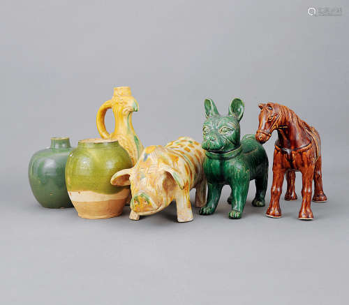 绿釉狗、绿釉罐、 褐釉马、三彩执壶、三彩猪 （共六件）