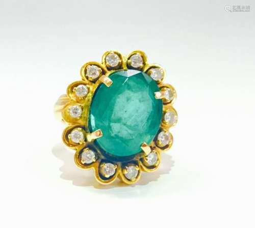 Vintage 18K, 5.50 CT Emerald & VS Clarity Diamond Ring