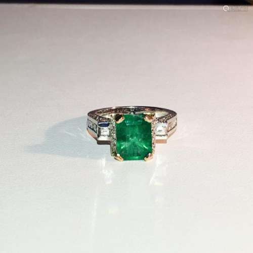 18k White Gold High Quality Diamond And Emerald Ring