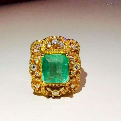 18k Gold Vintage 6 ct Emerald Diamond Cocktail Ring
