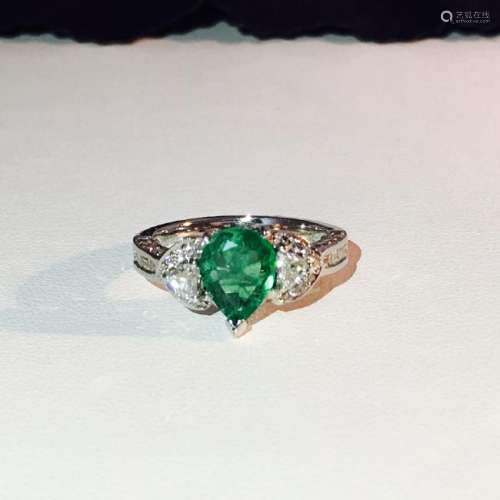18K, 100% Natural Colombian Emerald and Diamond Ring