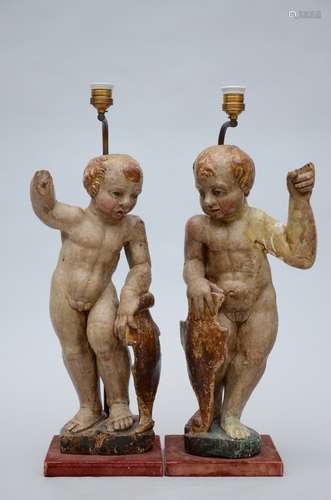 Pair of angels in wood