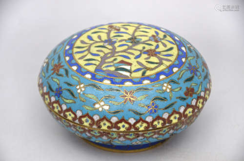 Lidded box in Chinese cloisonnÈ 'flowers'
