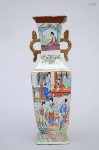 Square vase in Chinese Canton porcelain