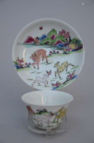 Cup and saucer in Chinese porcelain 'deer'