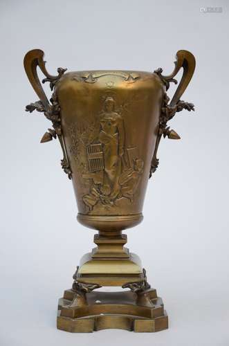 Vase in bronze