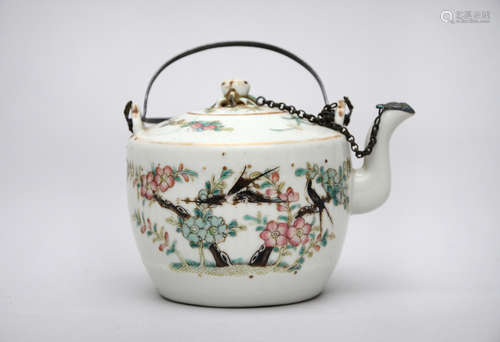 Teapot in Chinese porcelain 'butterflies'