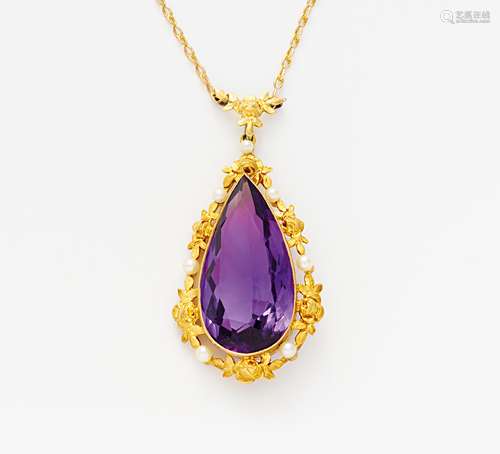 AMETHYST-PERL-ANHÄNGERKETTE. Deutschland, um 1900. Goldfarben, Gesamtgewicht: 13,5g. Kette: L.ca.