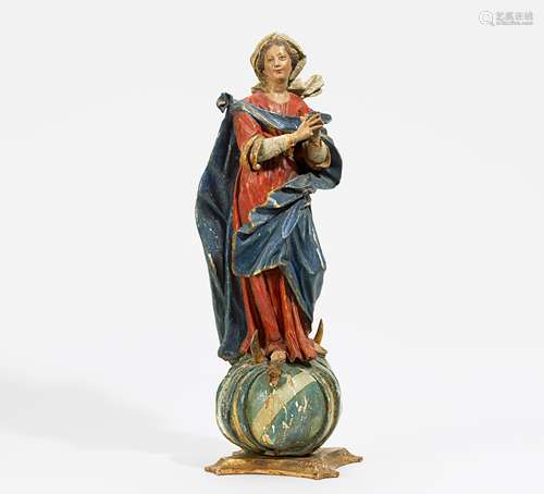 Süddeutsch - um 1700Maria Immaculata. Weichholz, farbig gefasst. Höhe: 57cm. Sockel.