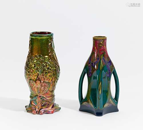 JUGENDSTILVASE. Gouda. Keramik, farbiges Dekor. H.22,5cm. Gemarkt. Zustand A. Beilage: Vase mit