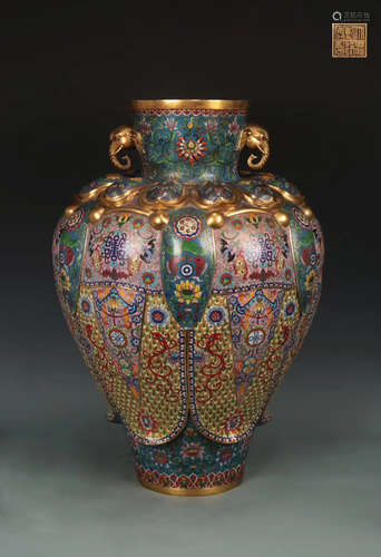 A BRONZE CLOISONNE FLORAL PATTERN VASE