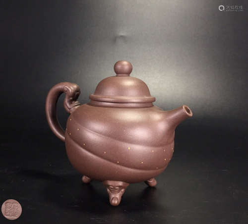 A ZIASHA TRIPOD TEA POT