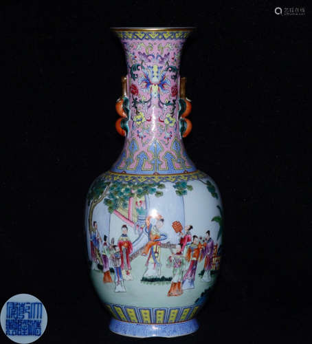 A FAMILLE ROSE WRAPPED LOTUS PATTERN EAR VASE